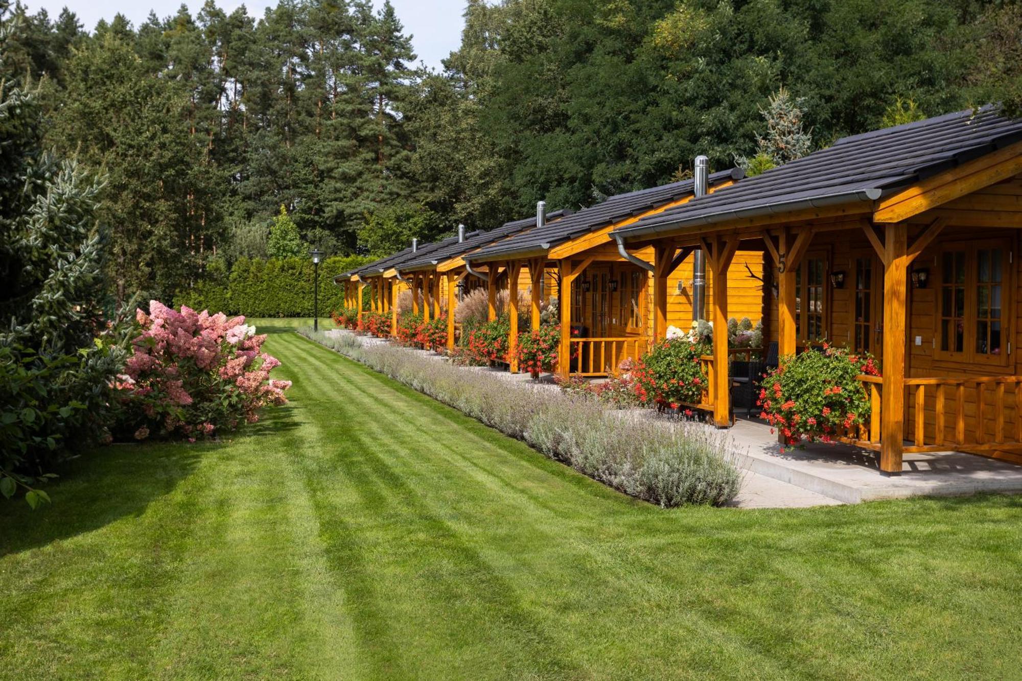 Hubertus Dwor Mysliwski Ополе Екстер'єр фото